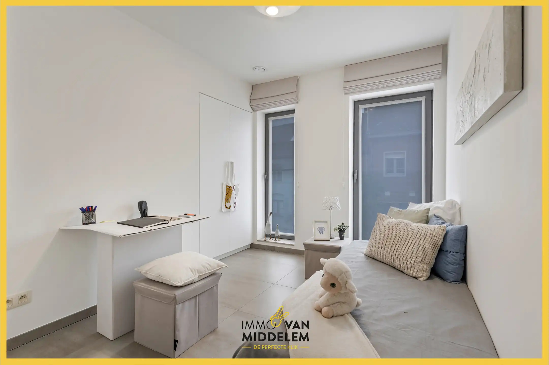 INSTAPKLAAR APPARTEMENT MET 2 SLPKS, 2 TERRASSEN EN GARAGE foto 13