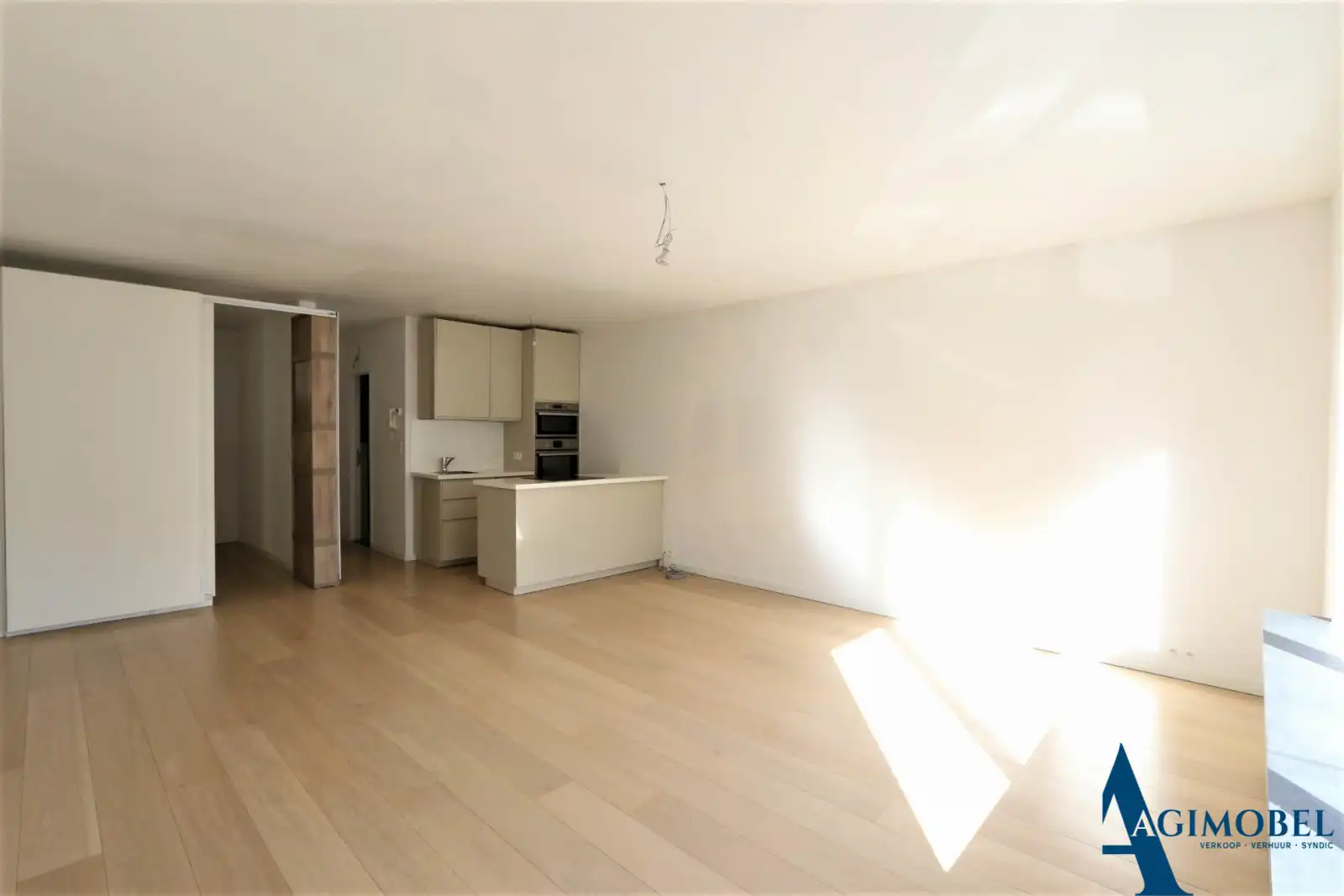 Compact appartement met 1 slaapkamer  nabij de Zeedijk. foto 5