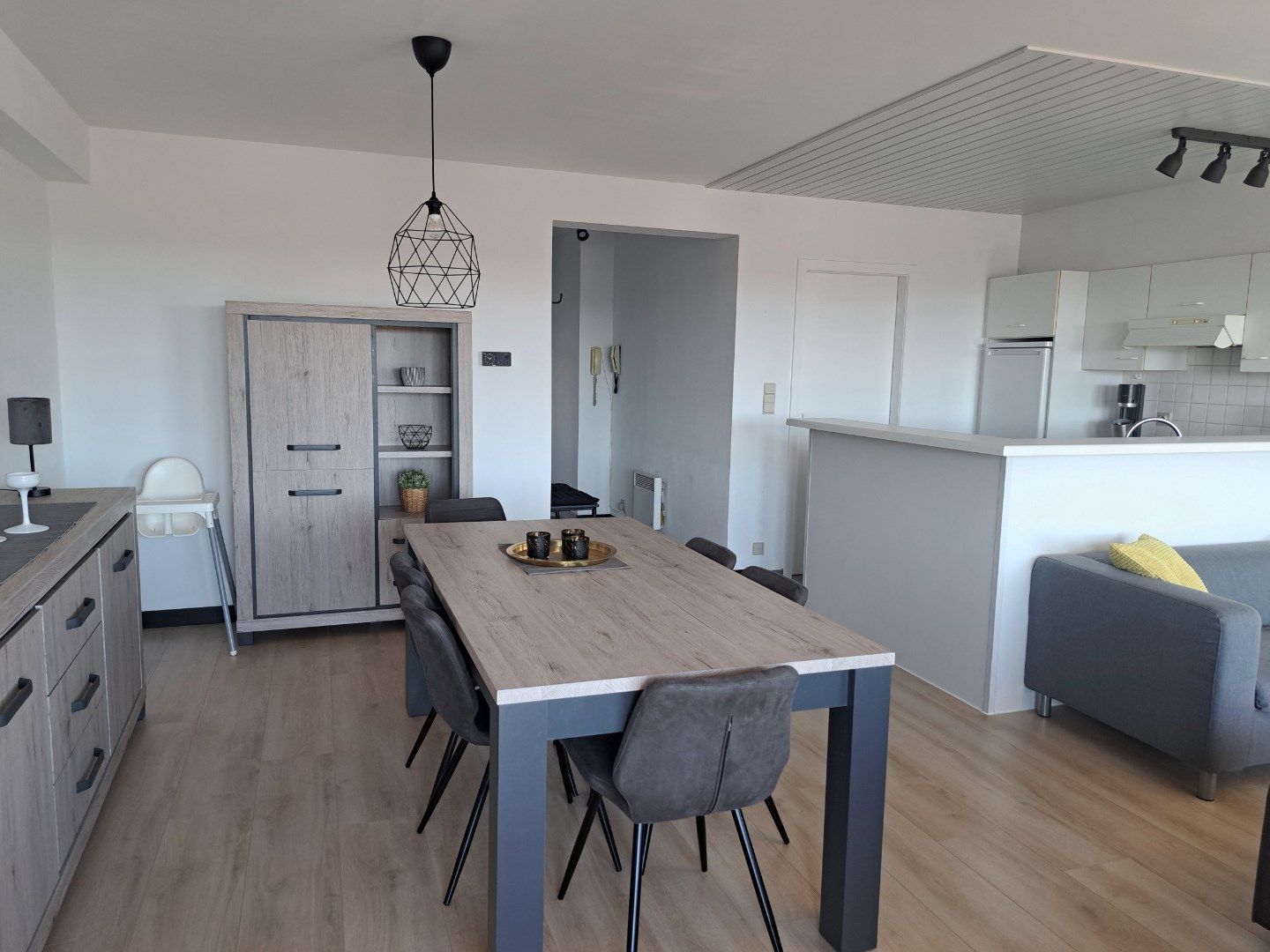 Centraal en zongericht appartement met 2 slaapkamers te koop in Koksijde foto 2