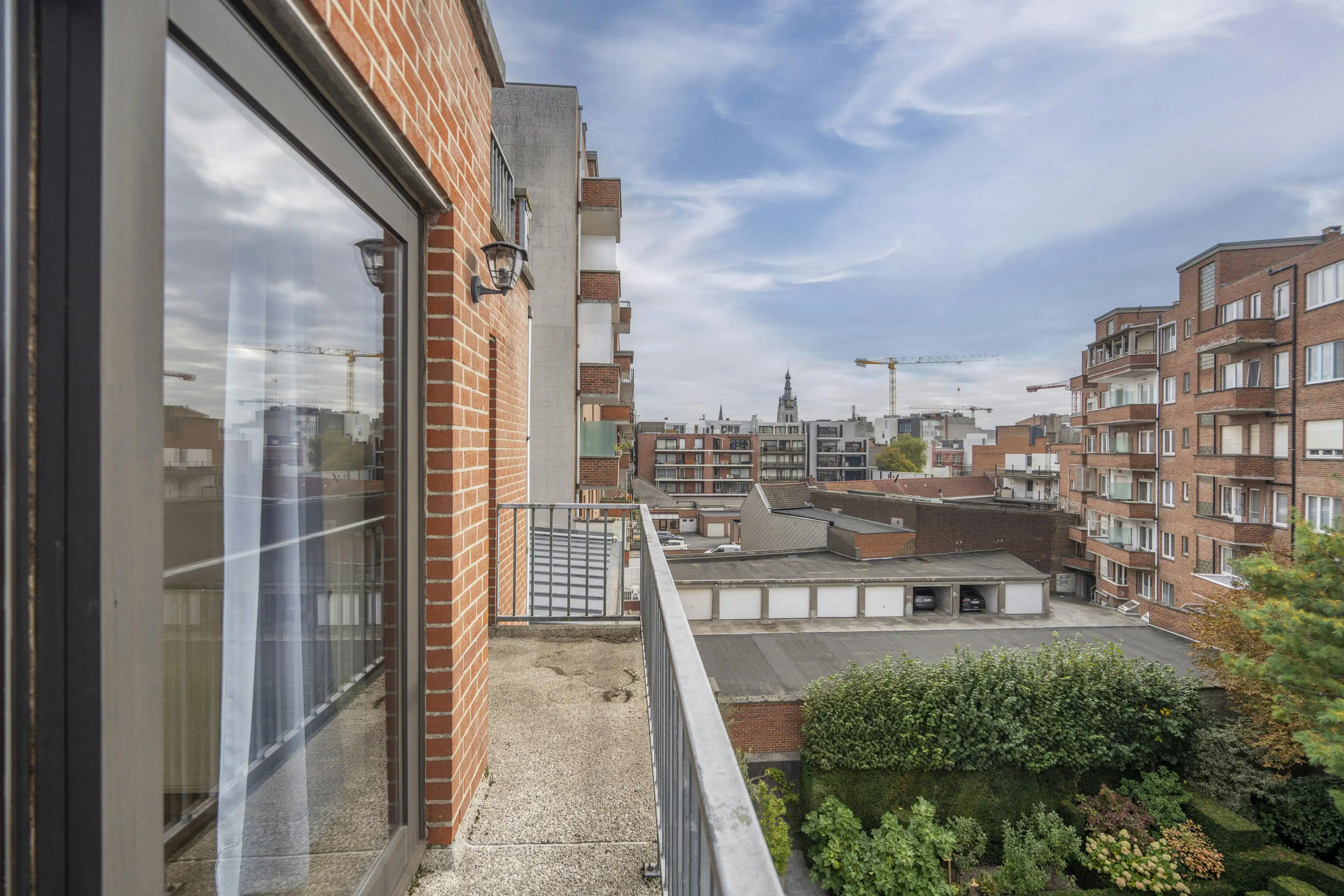 Te koop: lichtrijk 2-slaapkamerappartement in Kortrijk foto 15