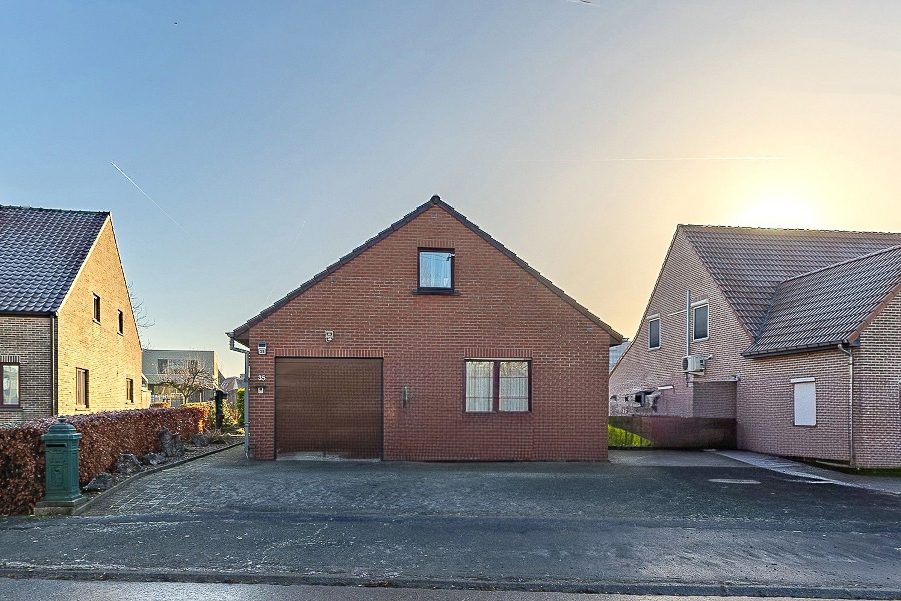 Bungalow met 3 slaapkamers en tuin foto {{pictureIndex}}