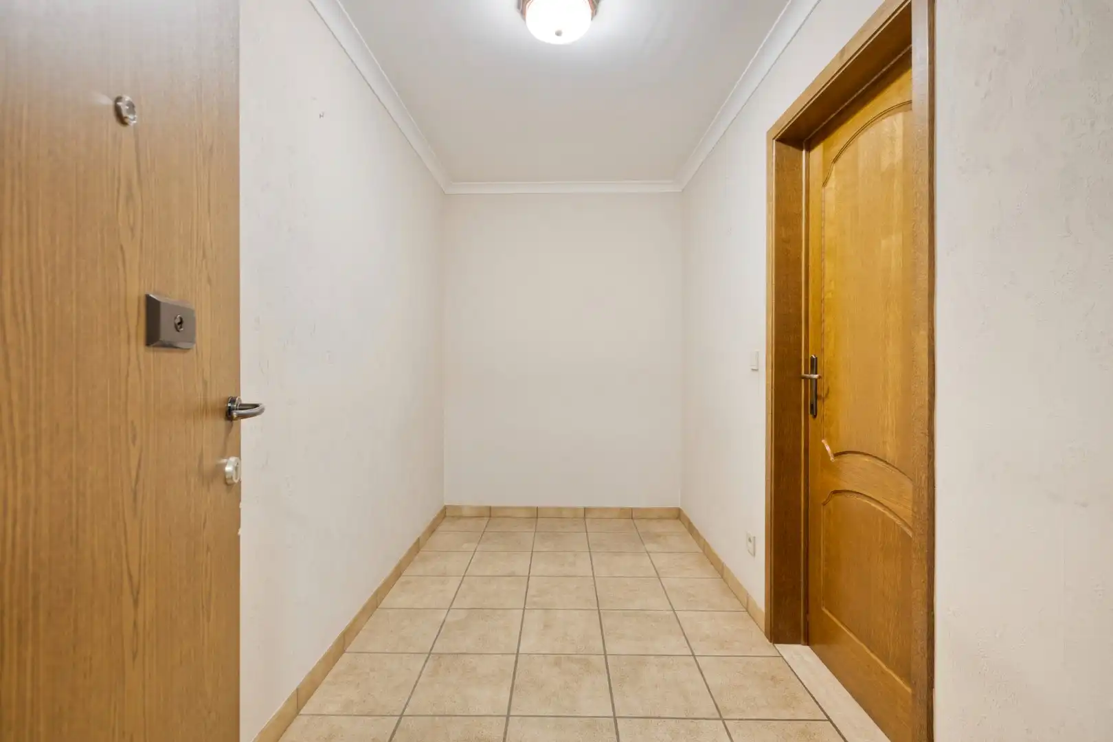 Centraal gelegen appartement met 3 slaapkamers en ruime garage !  foto 2