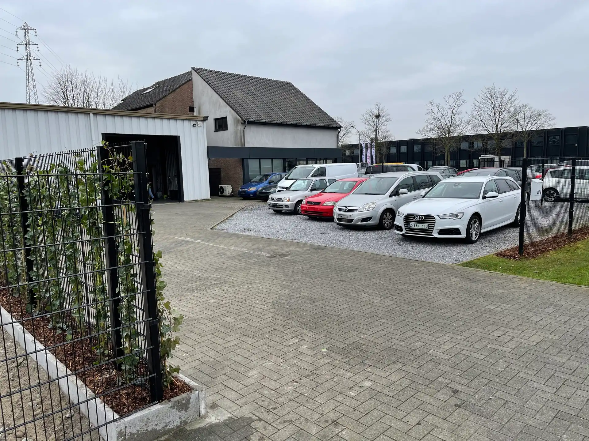 Verhard terrein + kantoor en woonst te koop foto 8