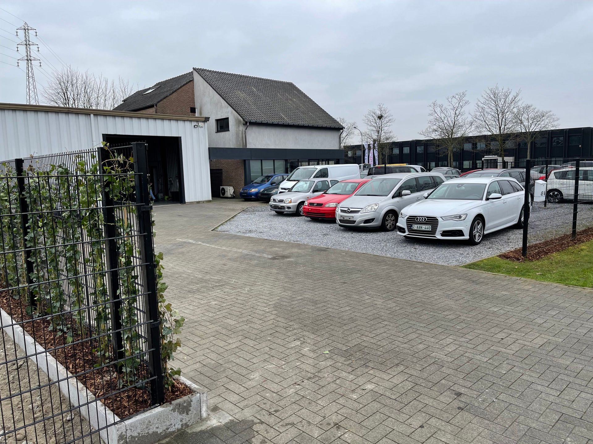 Verhard terrein + kantoor en woonst te koop foto 8