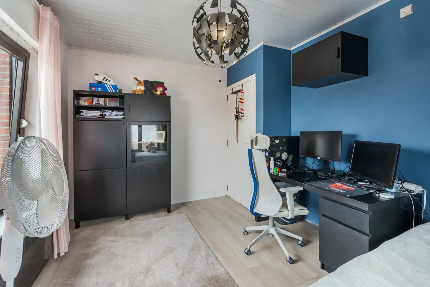 Halfopen gezinswoning met 3 slaapkamers, kelder en aangename tuin in Nieuwerkerken foto 18