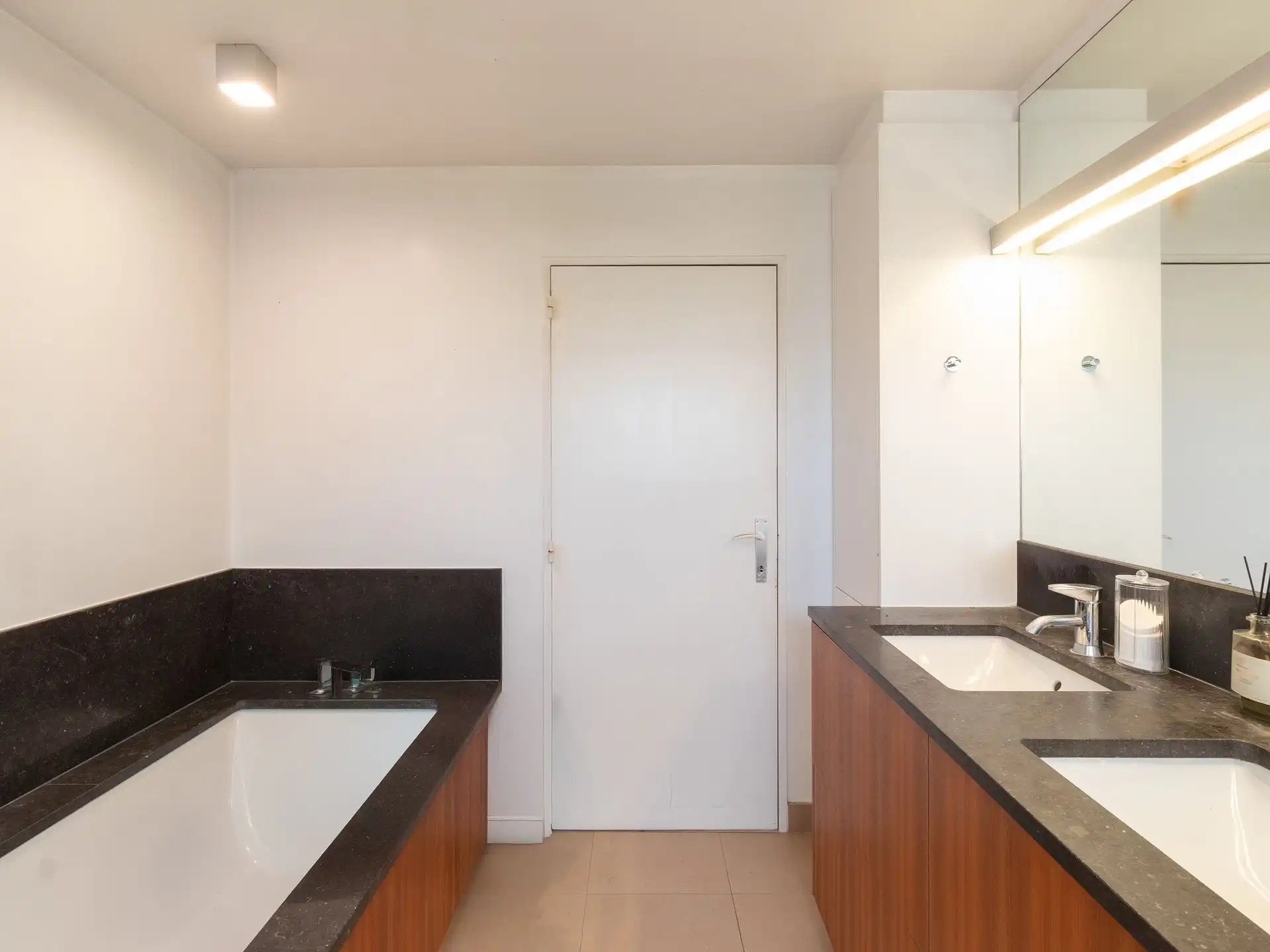 Handelspand met ruim duplex appartement foto 10