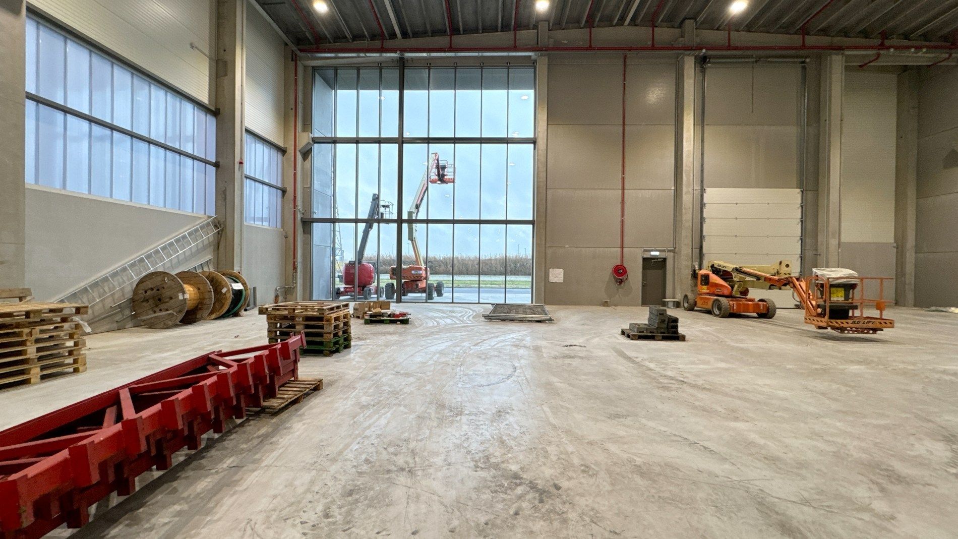 Nieuwbouw magazijn en kantoor te huur in West Port Zwijndrecht foto 17