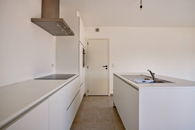 Modern, energiezuinig 2 slaapkamer appartement TE HUUR in hartje Wielsbeke! foto 7