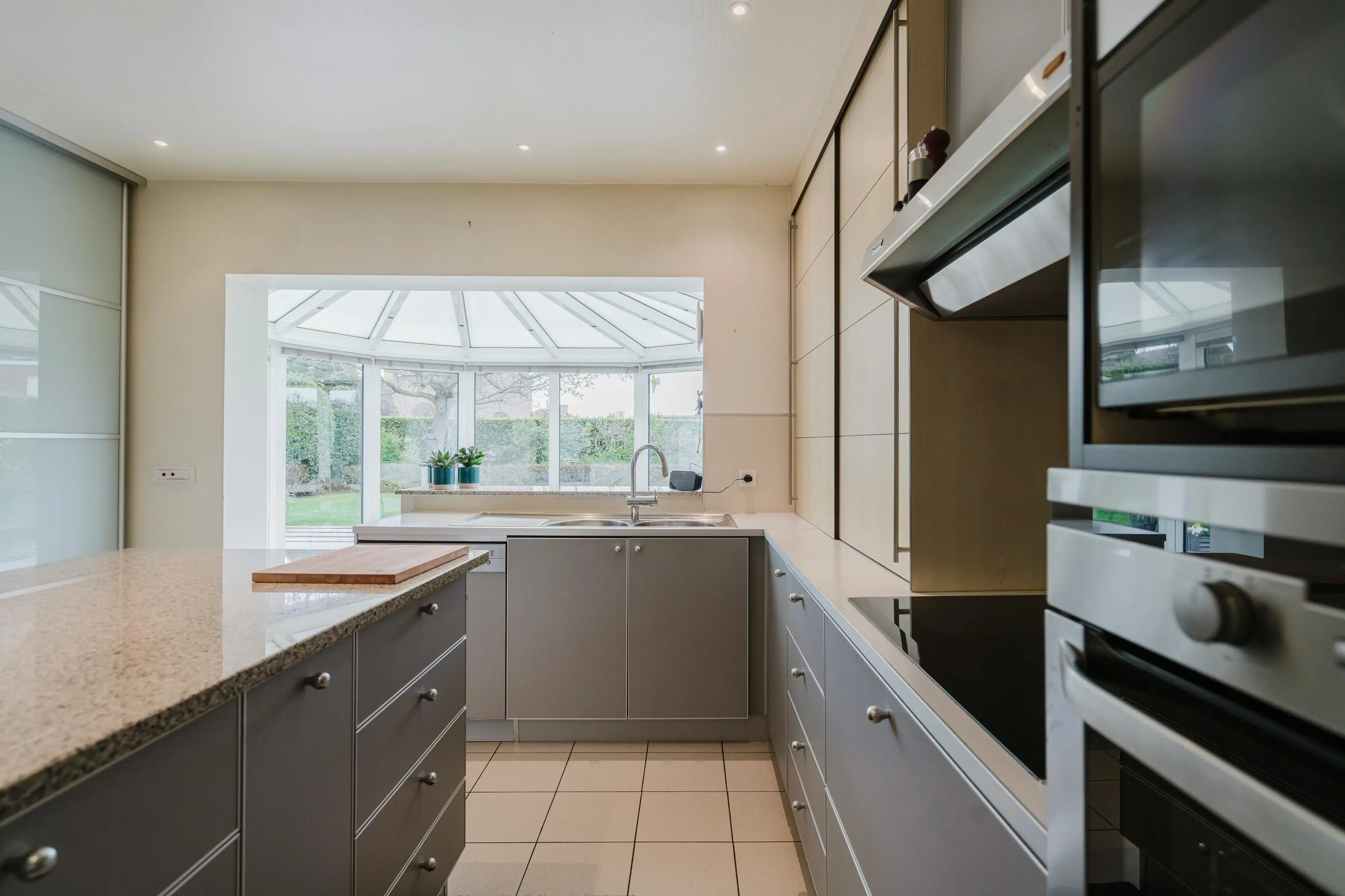Instapklare vrijstaande woning te koop in Heule! foto 8