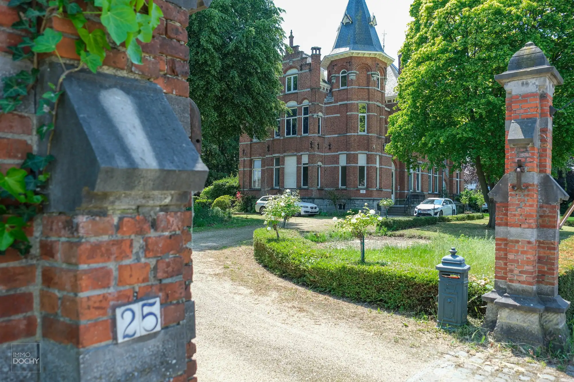 Karaktervolle villa met kasteelallure foto 14