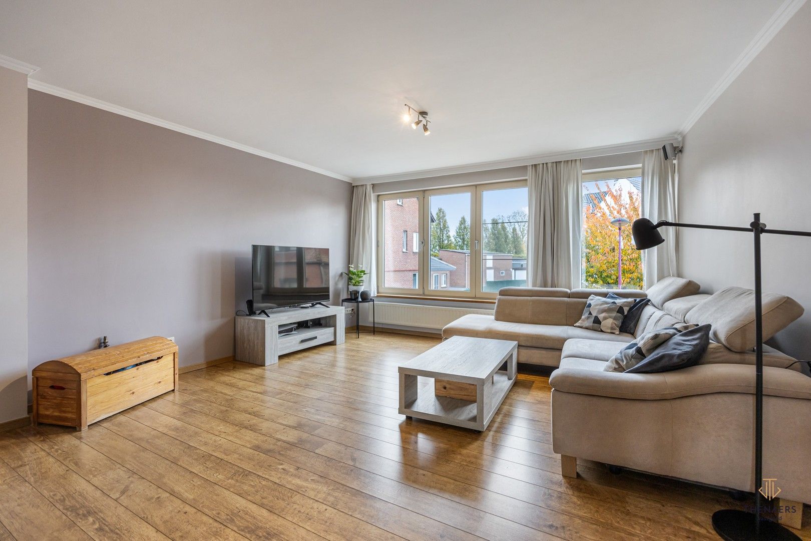 Bel-etage met polyvalente ruimte, garage en grote terrassen. foto 3