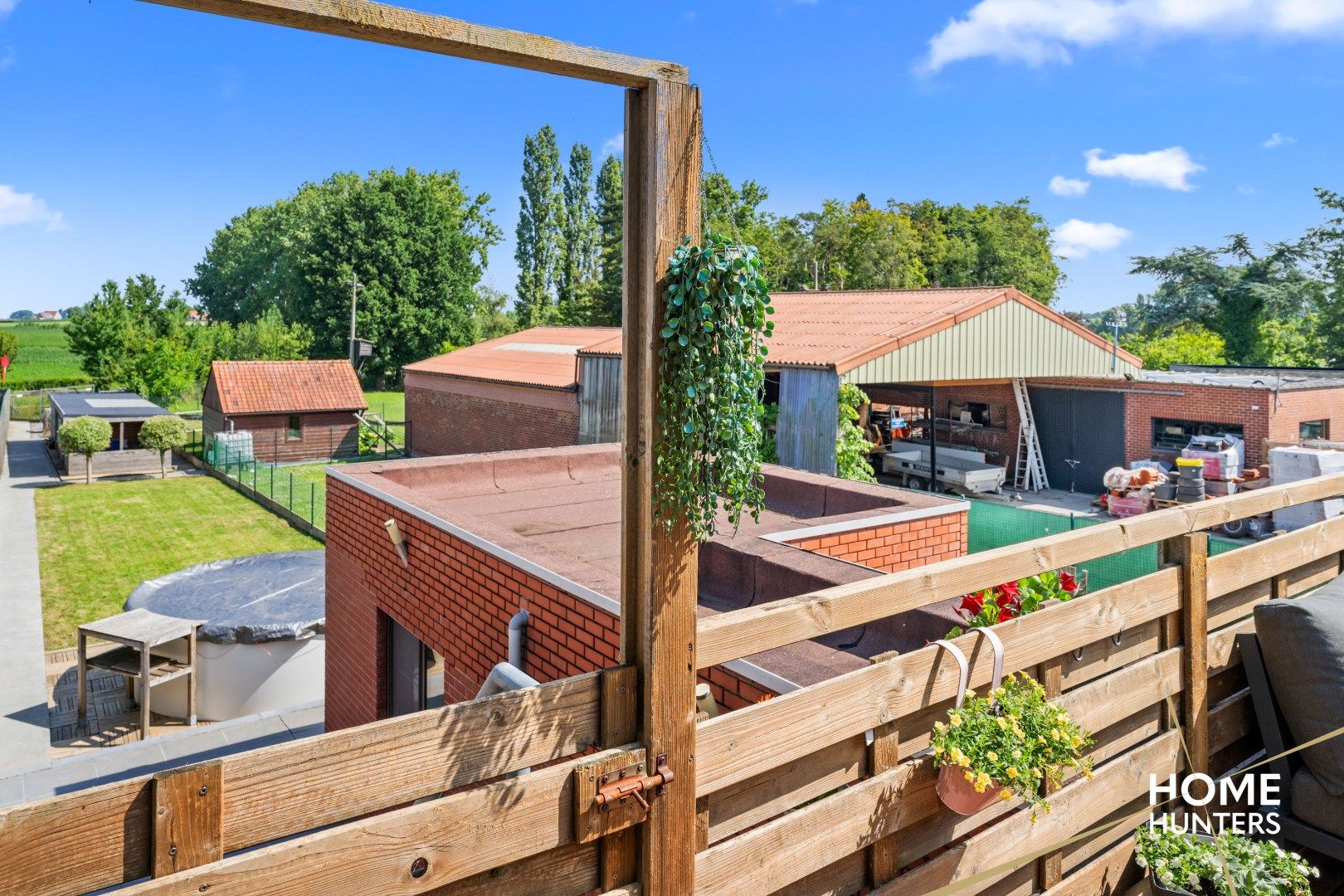 Instapklare gezinswoning met 3 slaapkamers, ruime garage en vergezichten in hartje Zonnebeke foto 18