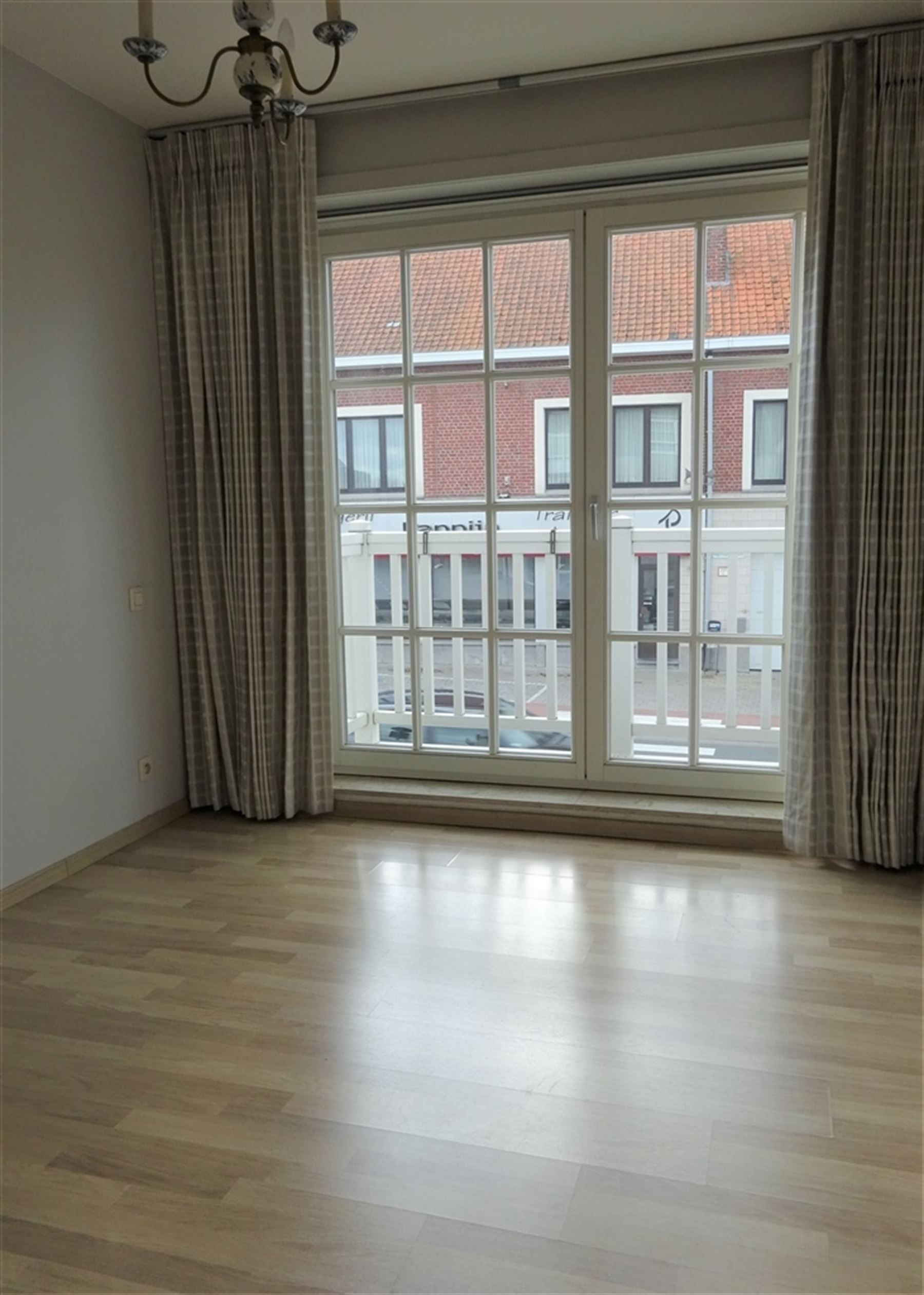 LICHTRIJK APPARTEMENT MET 2 SLAAPKAMERS EN GARAGE foto 6