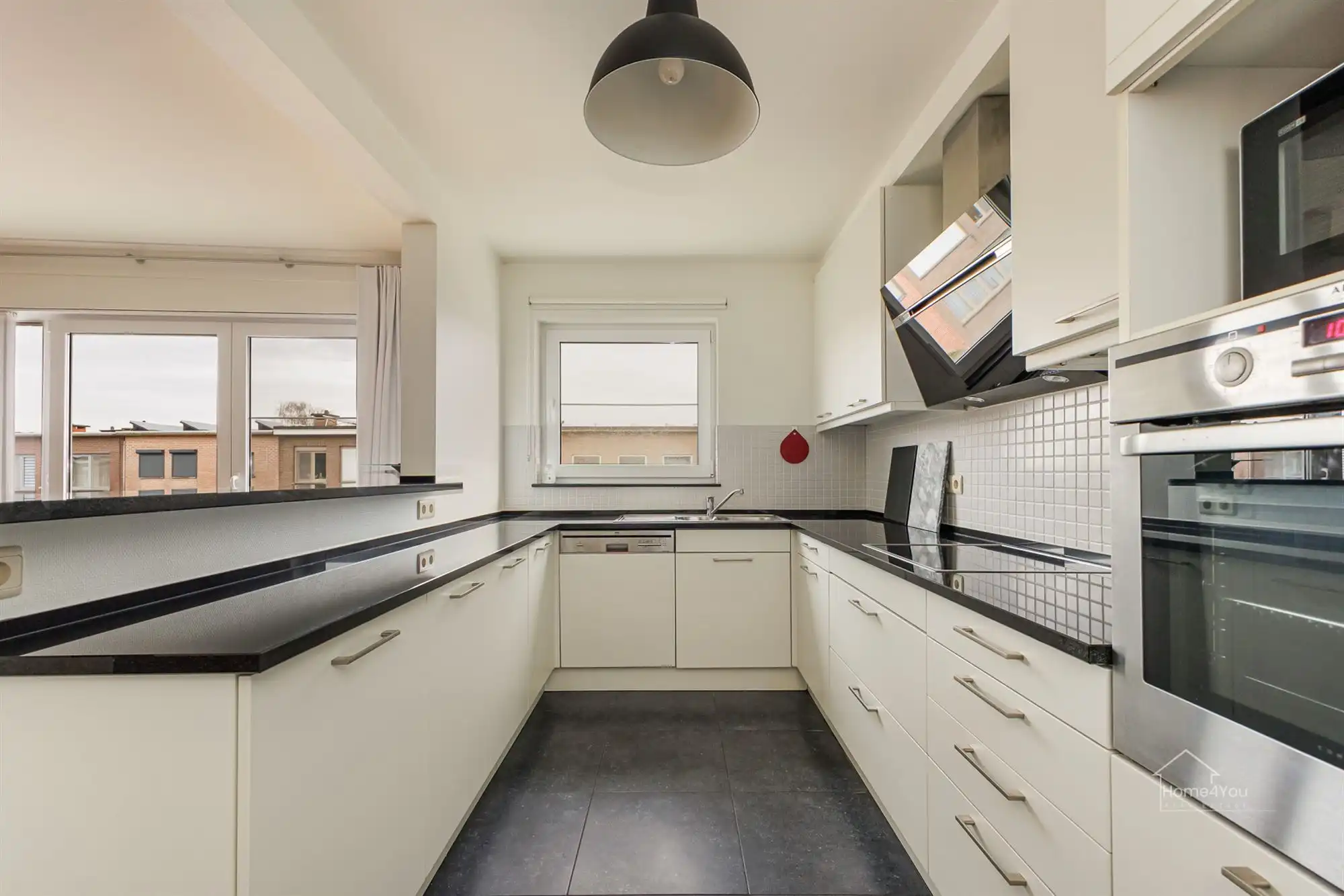 Ruim instapklaar appartement met garagebox foto 6