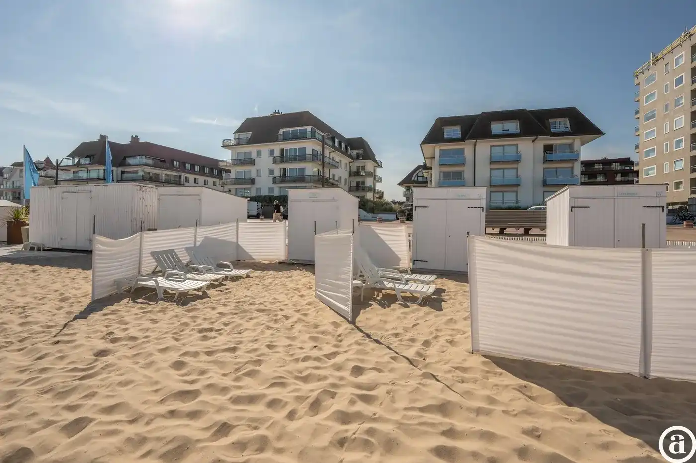 Luxueus gerenoveerd hoekappartement met zeezicht vlakbij de wandeldijk in het Zoute. foto 6