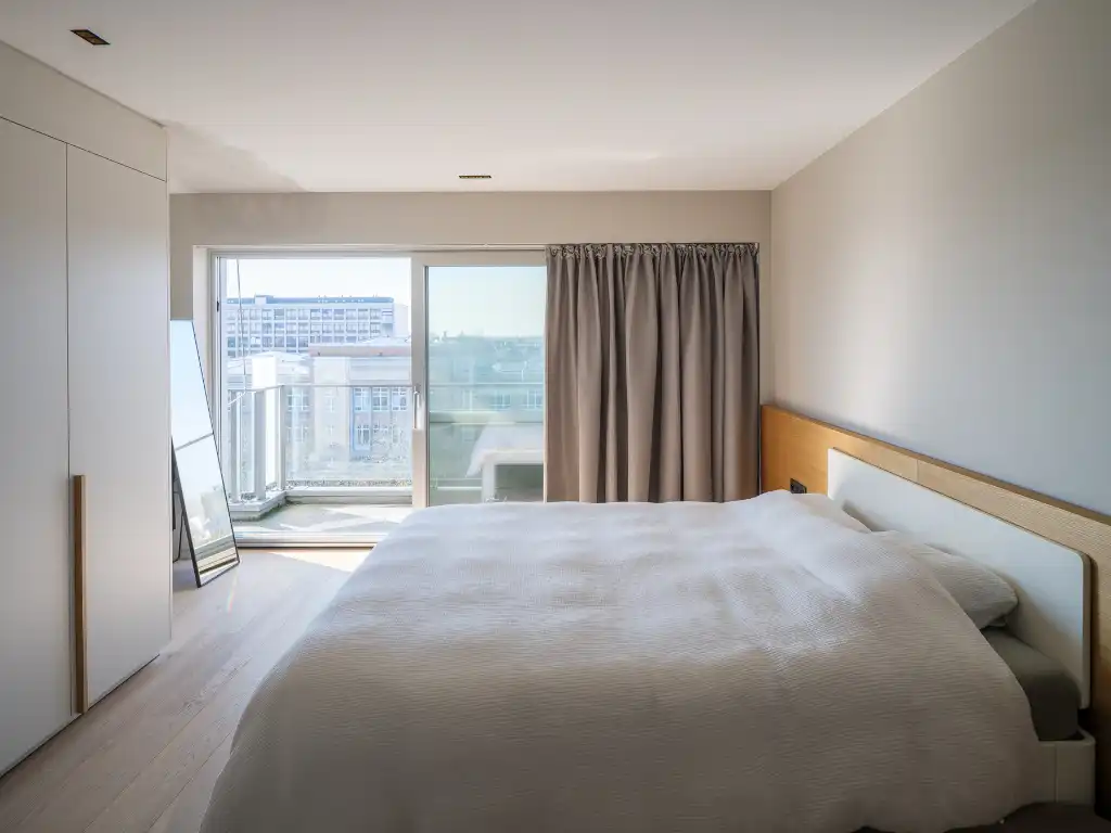 Coupure - Stijlvol gerenoveerd appartement met 2 slaapkamers en unieke zichten op het water en de Gentse binnenstad. foto 10