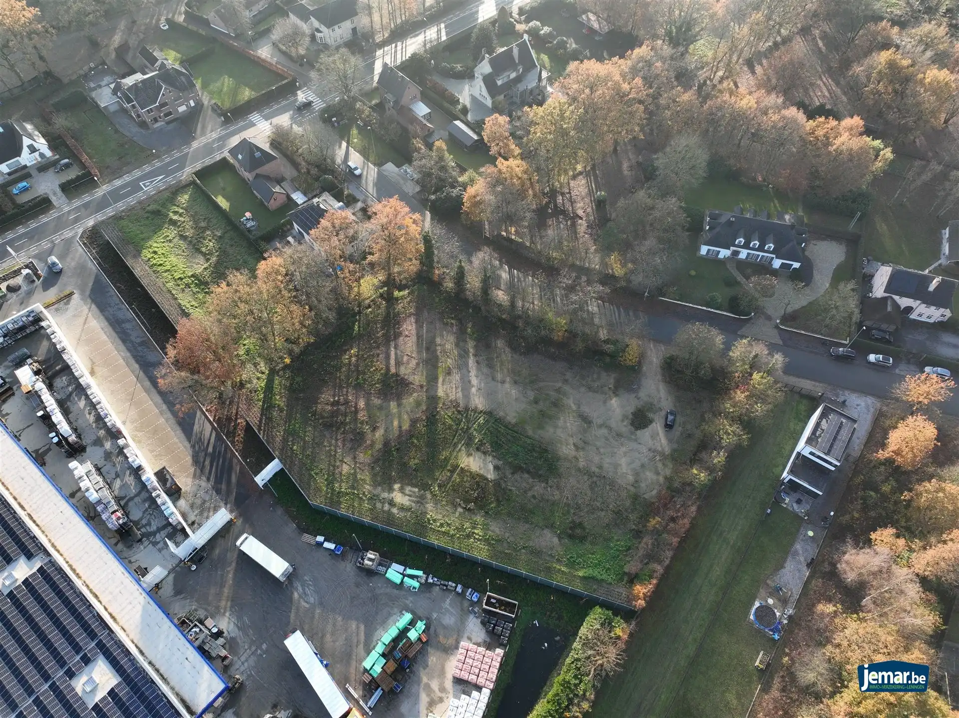 Moderne halfopen nieuwbouwwoning met 3 volwaardige slaapkamers. foto {{pictureIndex}}