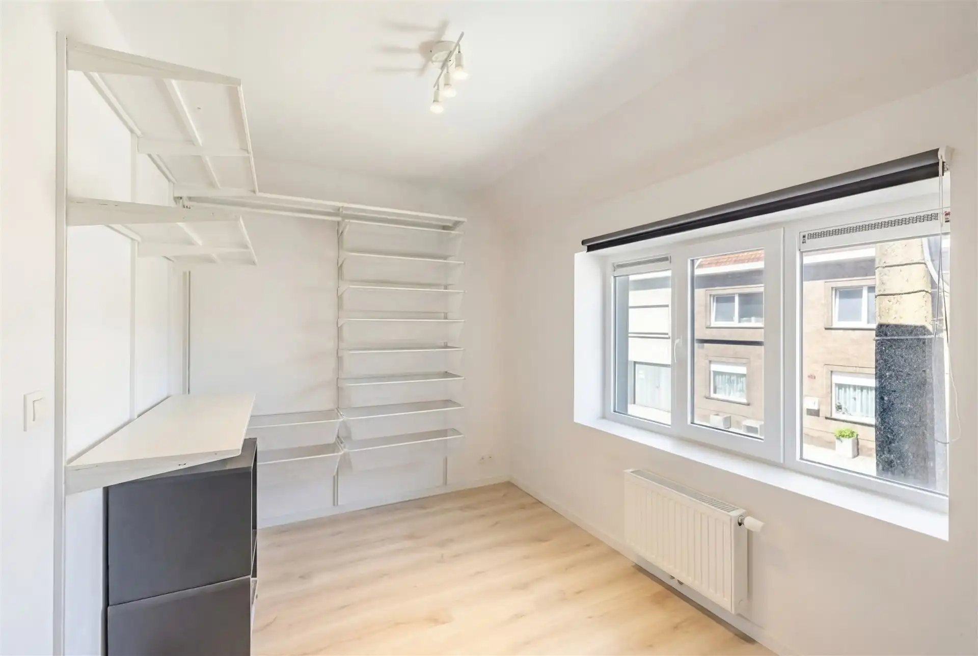 Prachtig gerenoveerde woning met 3 slks en tuin foto 13