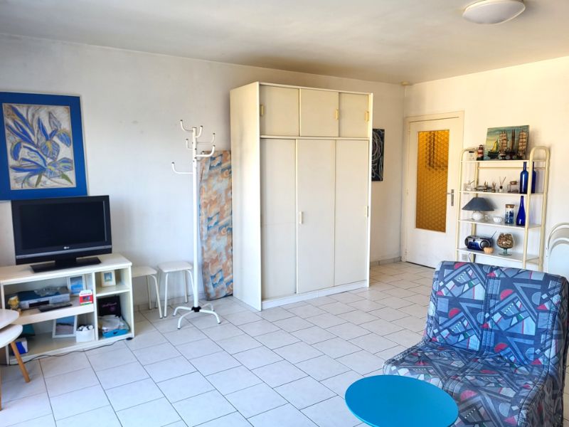 Rustig gelegen studio te Sint André - Oostduinkerke te koop foto 3