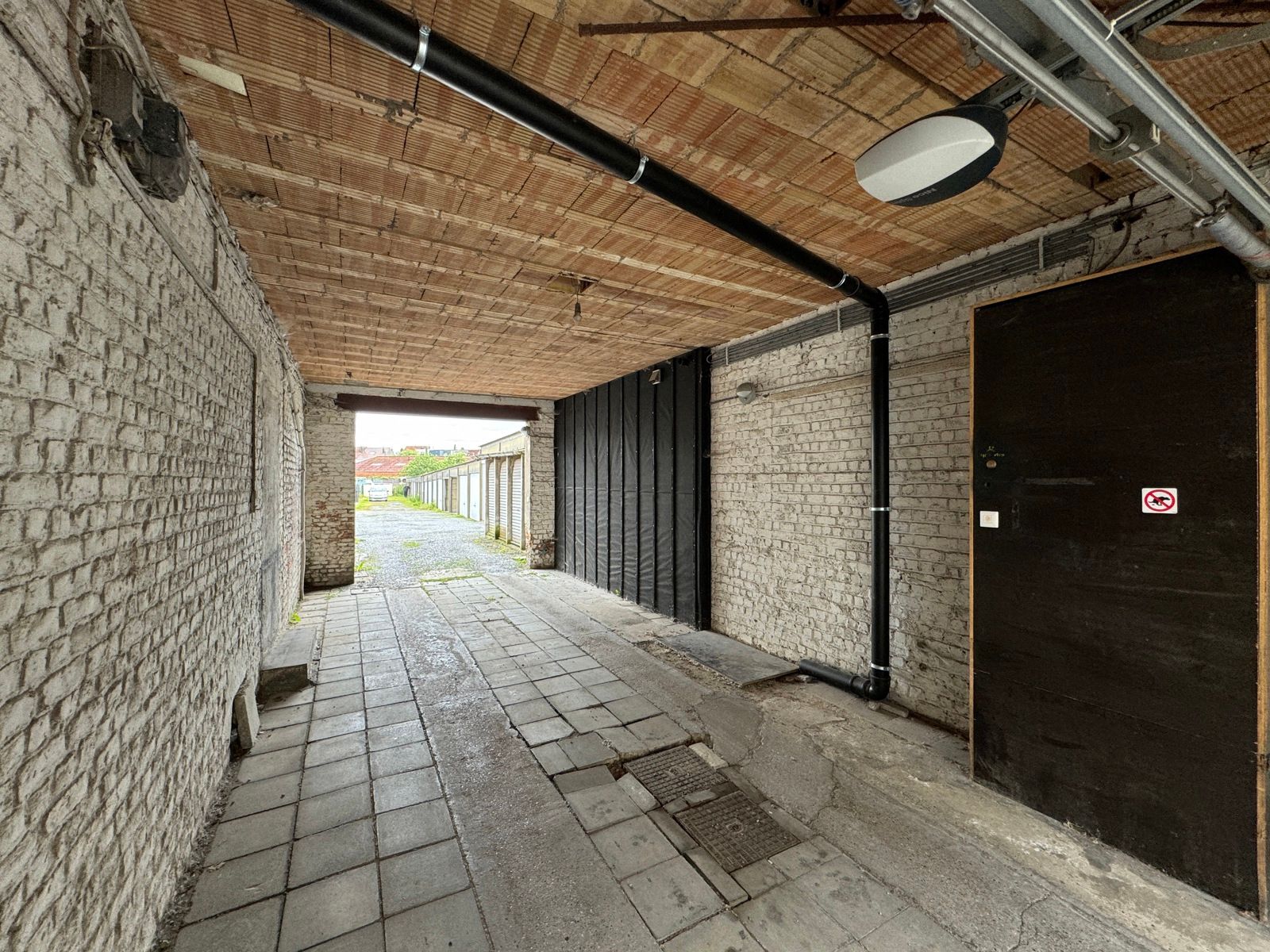 Garagecomplex met 14 gesloten garageboxen foto 5