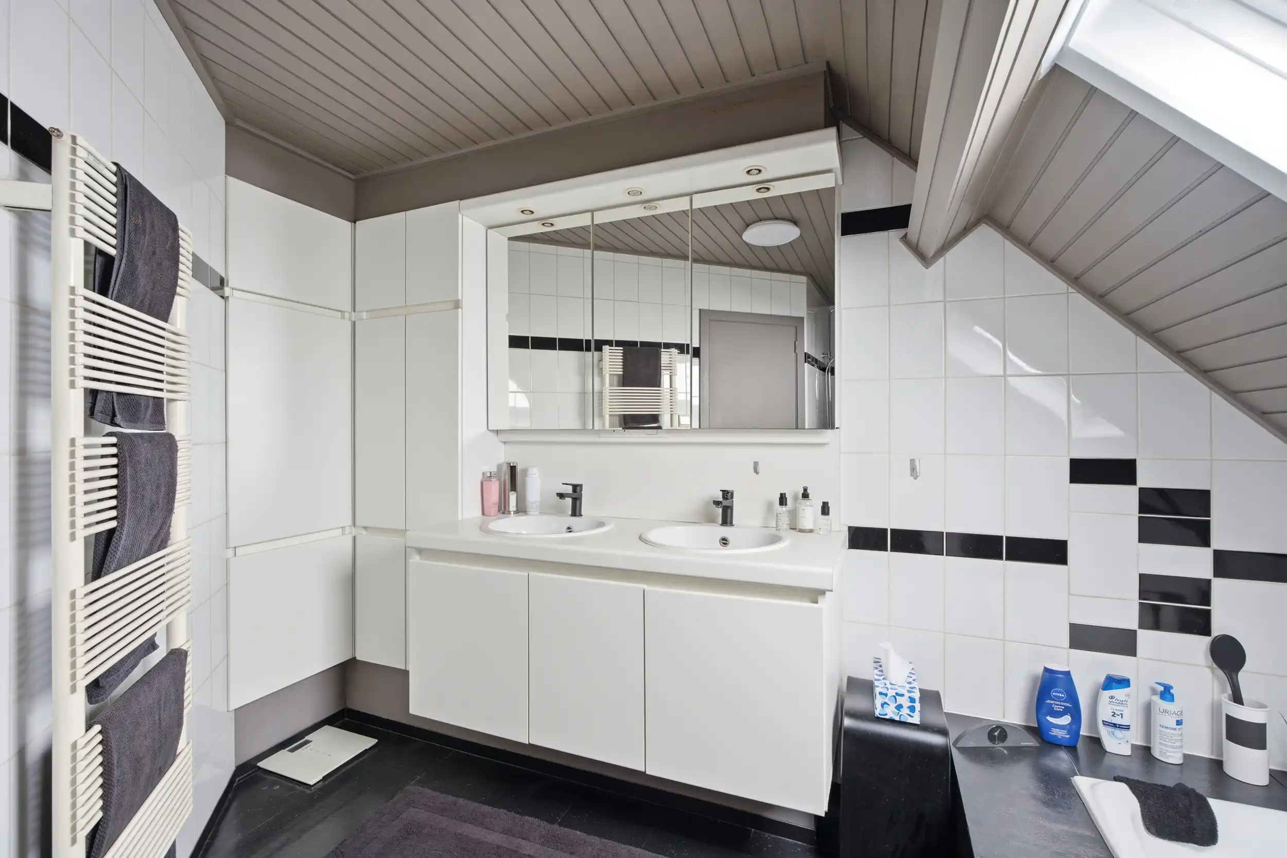 Uniek handelspand met duplex app. en tuin in hartje Wetteren foto 13