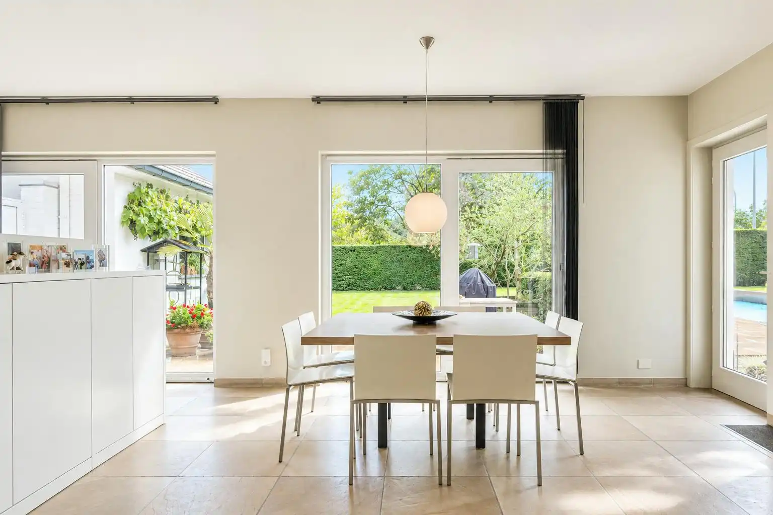 Tijdloze villa met 5 kamers en zwembad te koop in Deerlijk foto 9