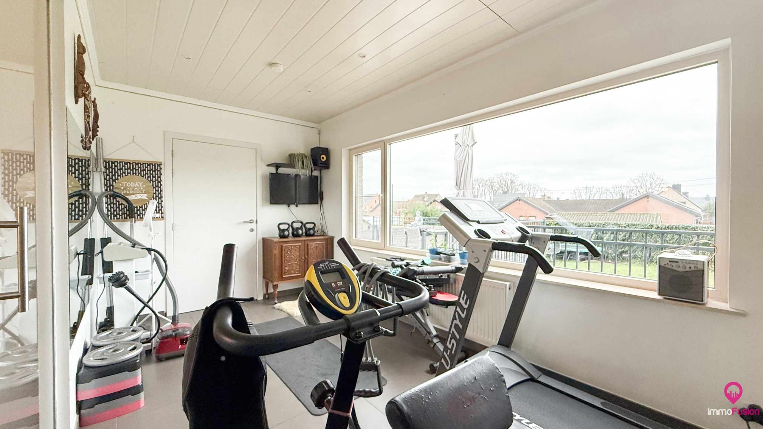 Ruime woning met mogelijkheid tot zelfstandige activiteit! foto 9