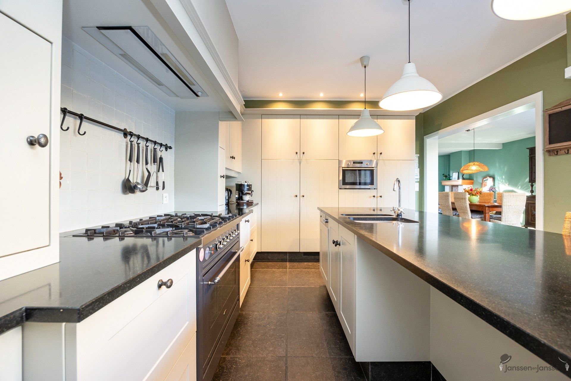 Charmante halfopen woning met 3 slaapkamers foto 9