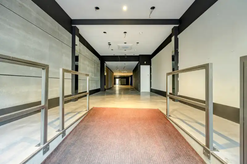 --- NIEUW --- Commercieel pand met bovenliggende woonstmogelijkheden op toplocatie! foto 2