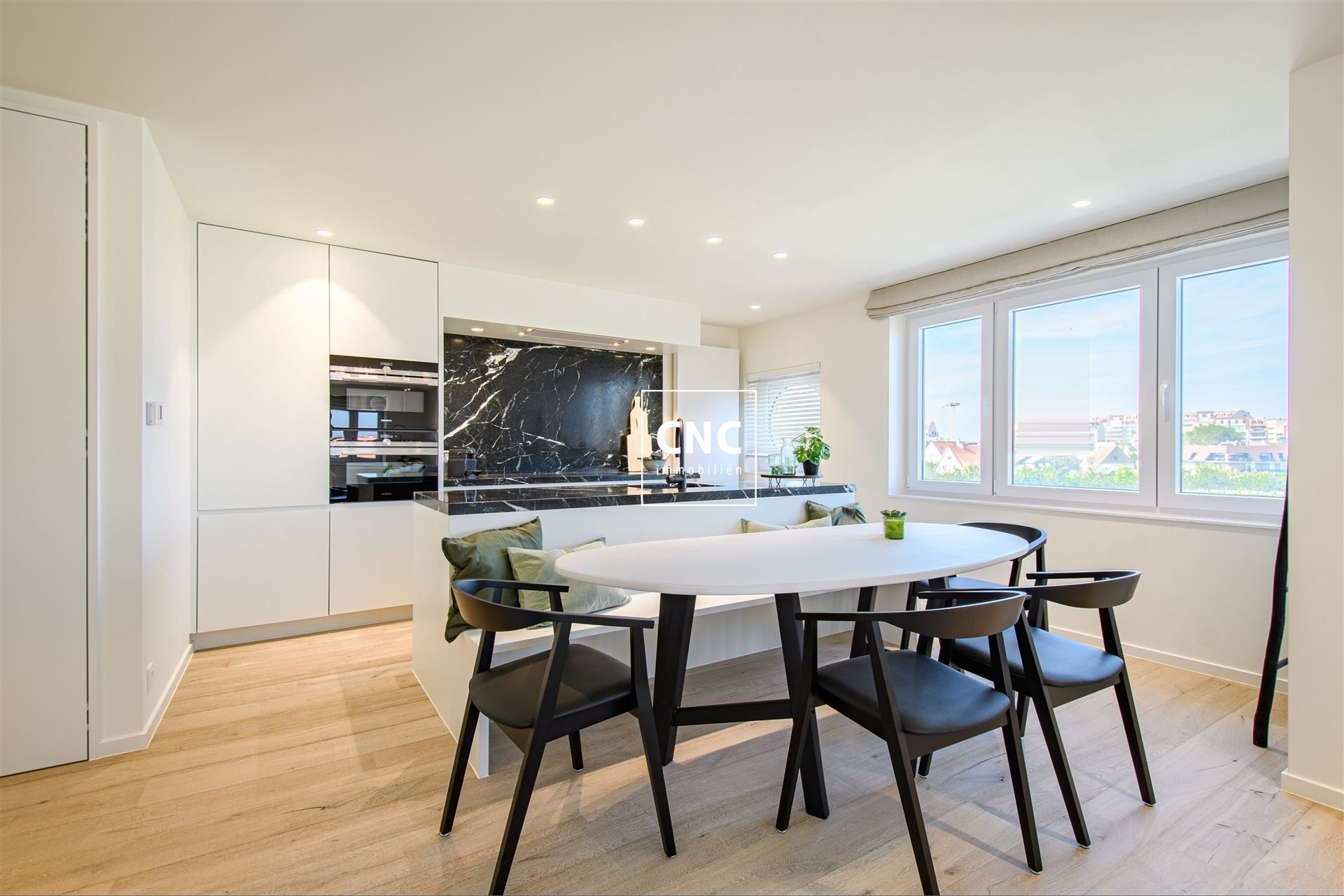 Prachtig lichtrijk hoek appartement met magnifiek open zicht foto 5