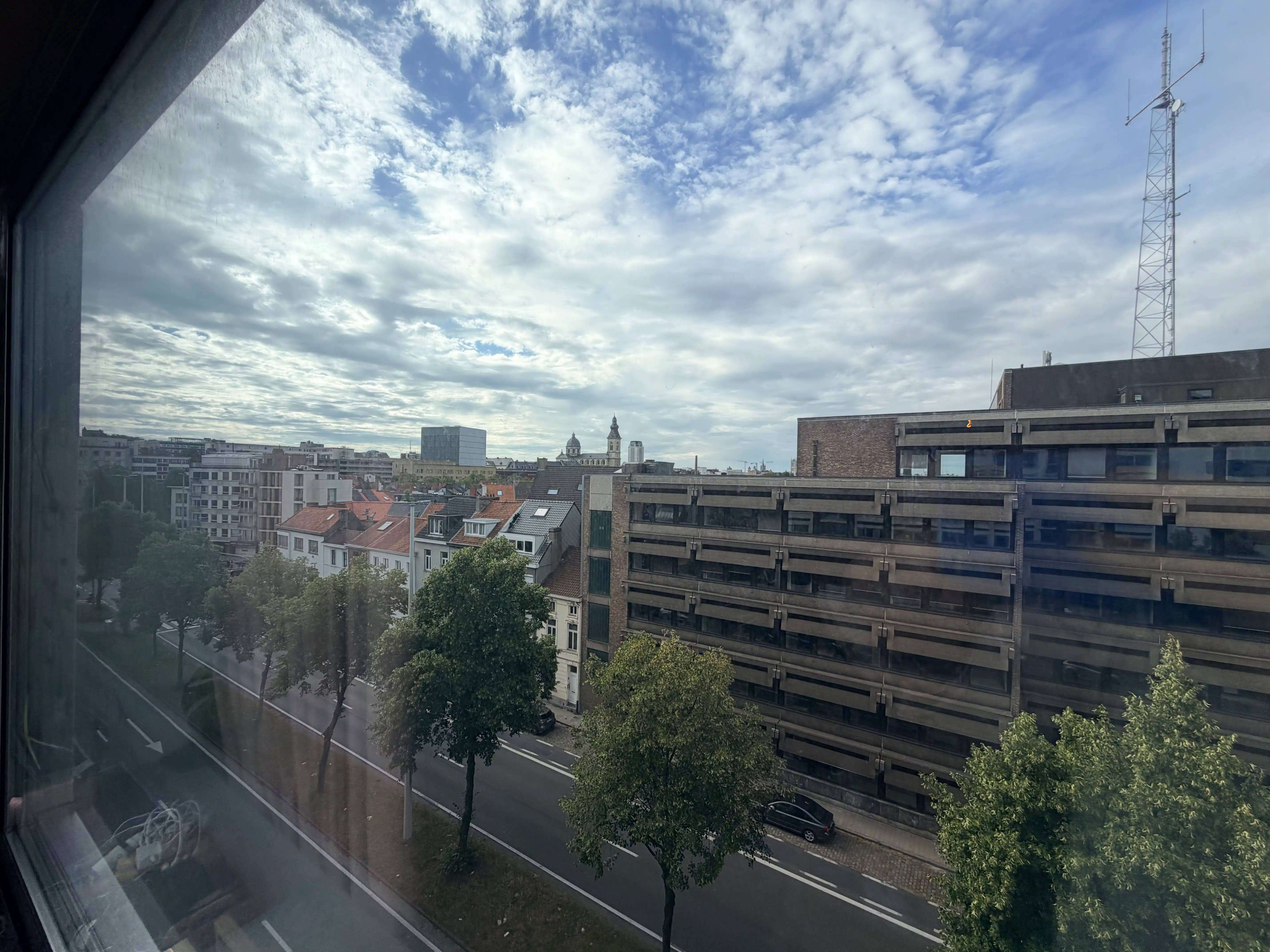 --- NIEUW --- Ruim 2-slaapkamerappartement met mooi terras in Gent Centrum! foto 4