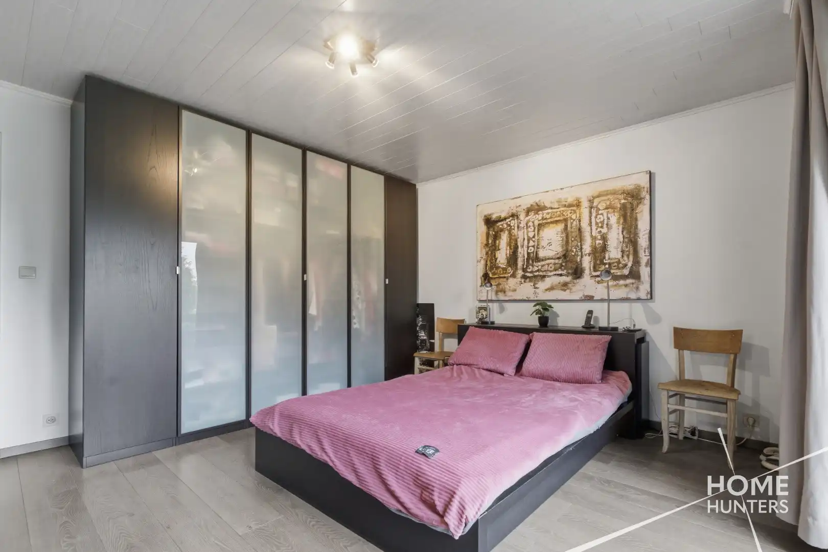 RUSTIG GELEGEN BUNGALOW MET RUIME TUIN EN VEELZIJDIGE KELDERRUIMTE foto 22