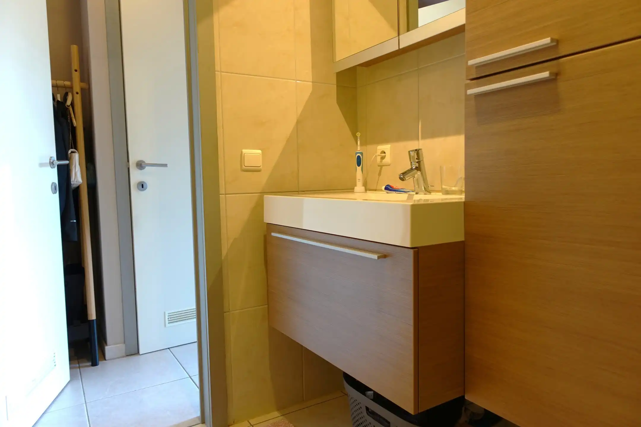 Instapklaar 1- slpk app met ruim terras in centrum Gierle foto 13