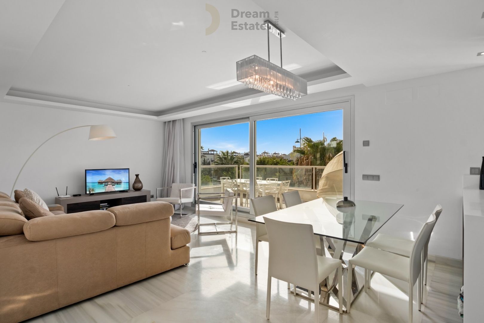 Modern penthouse, ideally located in San Pedro de Alcantara, Marbella. foto 2