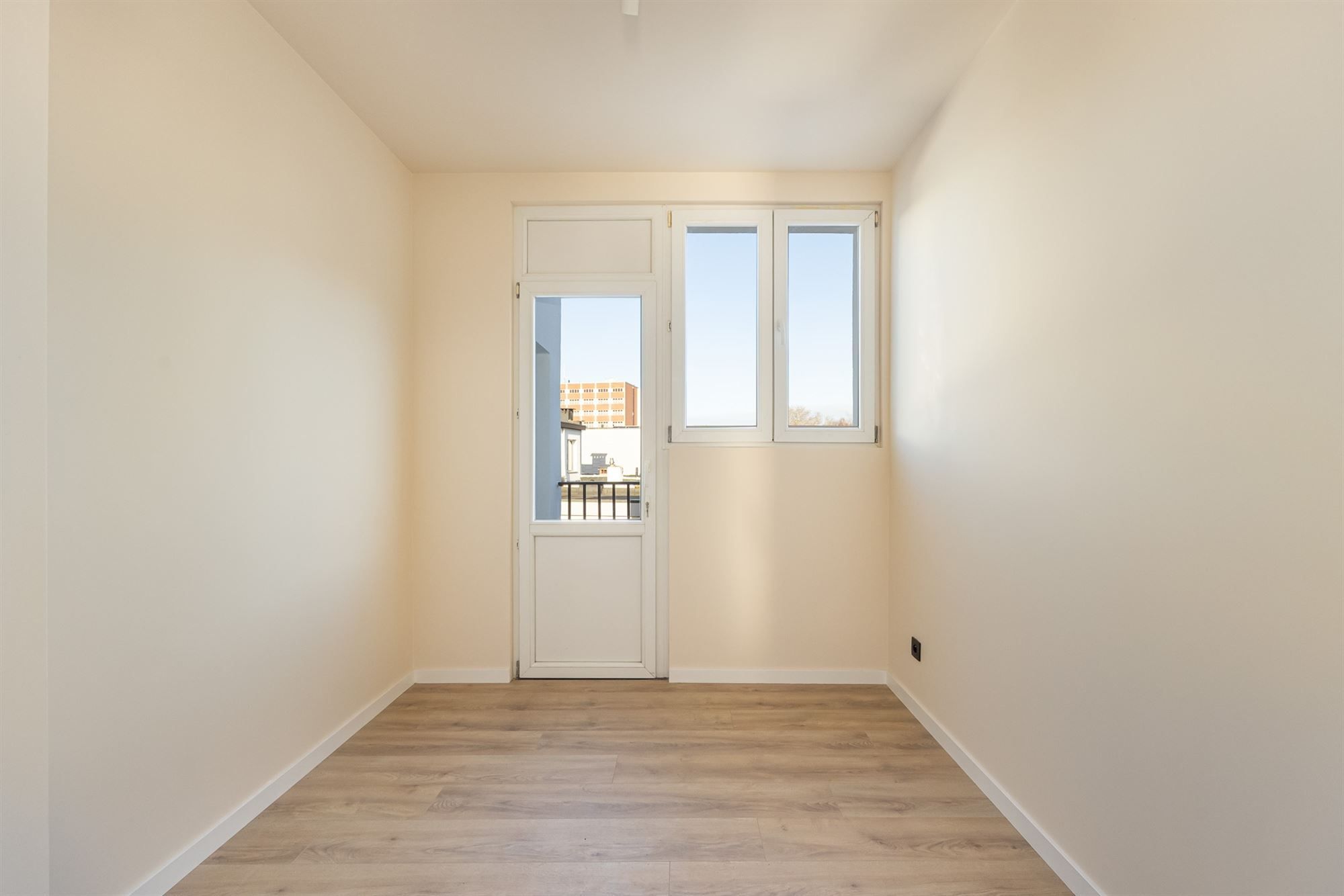 Gerenoveerd app. met 2 slaapkamers en terras foto 8