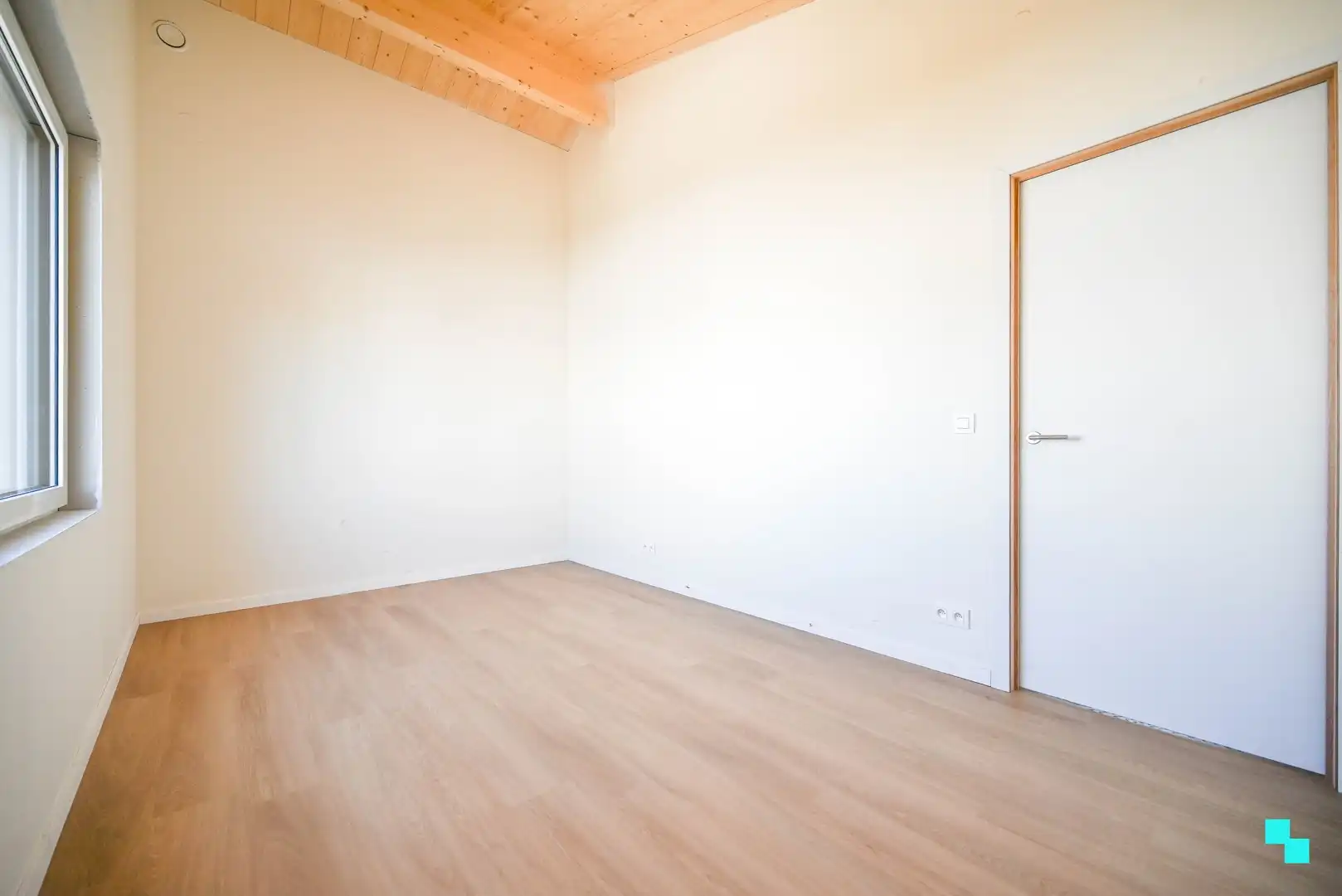 Halfopen nieuwbouwwoning in houtmassiefbouw foto 21