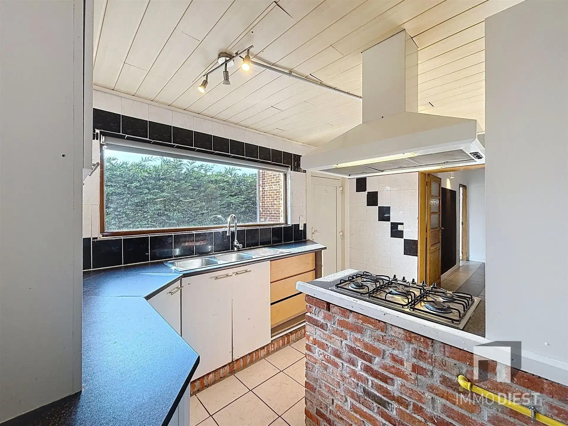 Op te frissen, halfopen bebouwing in het rustige Averbode. foto 10