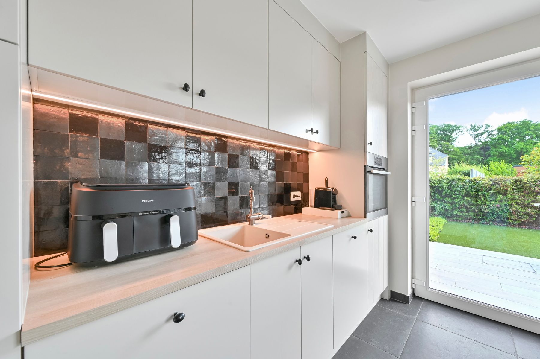 Recente halfopen bebouwing in residentiële wijk  foto 10