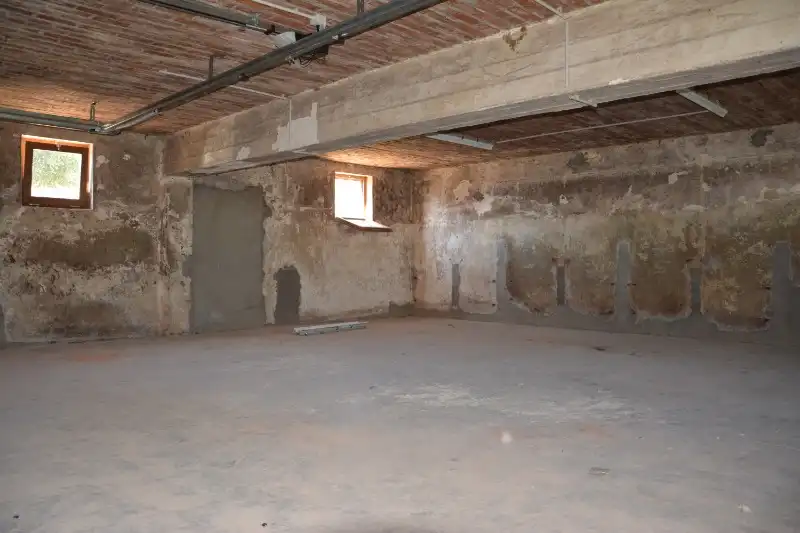 garage/opslagruimte te huur in Waregem foto 3