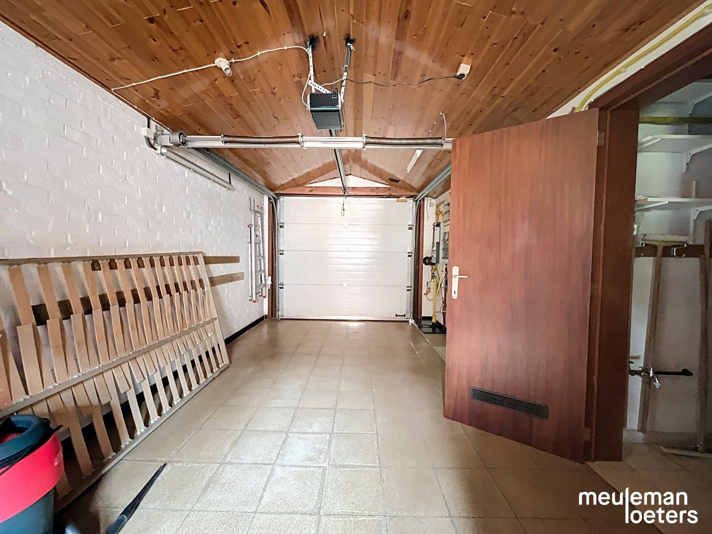 Charmante woning met garage en terras foto 11