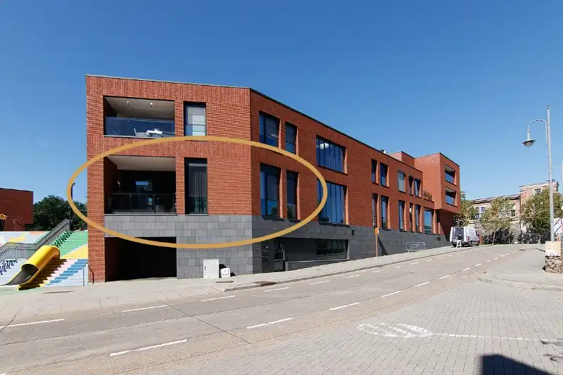 Luxueus ingericht appartement met 2 slaapkamers in de gezelligste straat van Genk foto {{pictureIndex}}