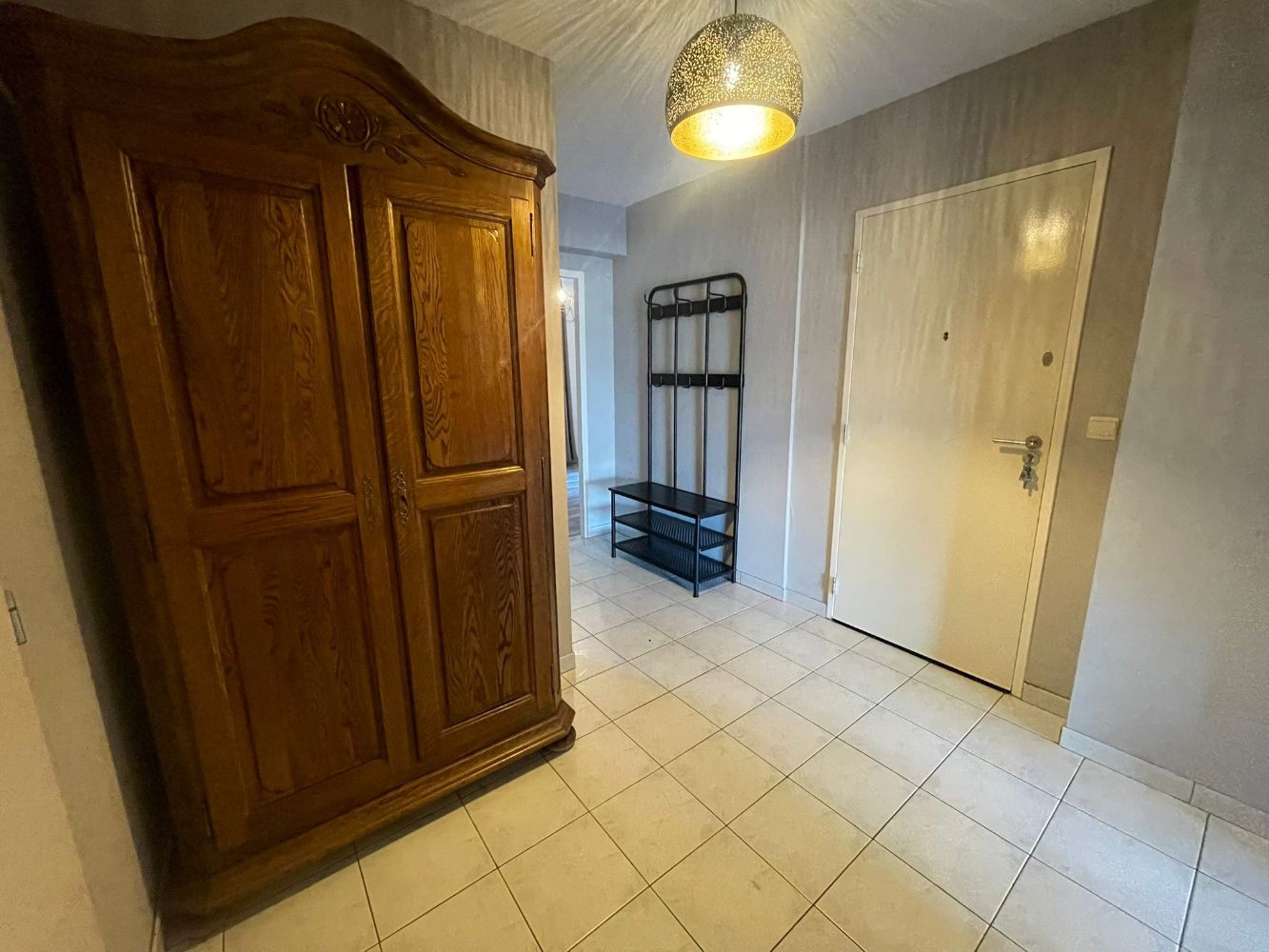 Gerenoveerd 2 slaapkamer appartement met zicht op de duinen foto 9