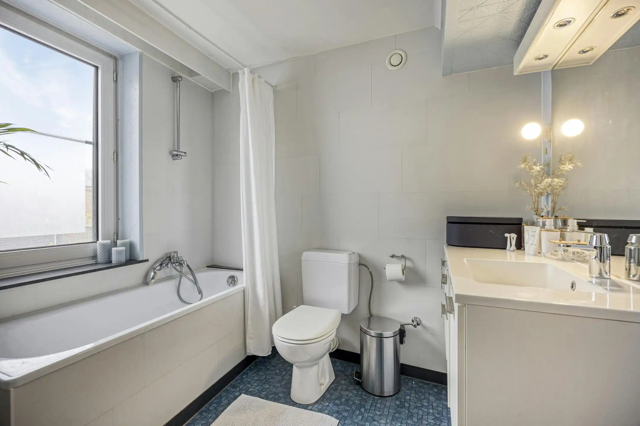 Uniek handelshuis met ruime garage in het hartje Borgloon foto 15