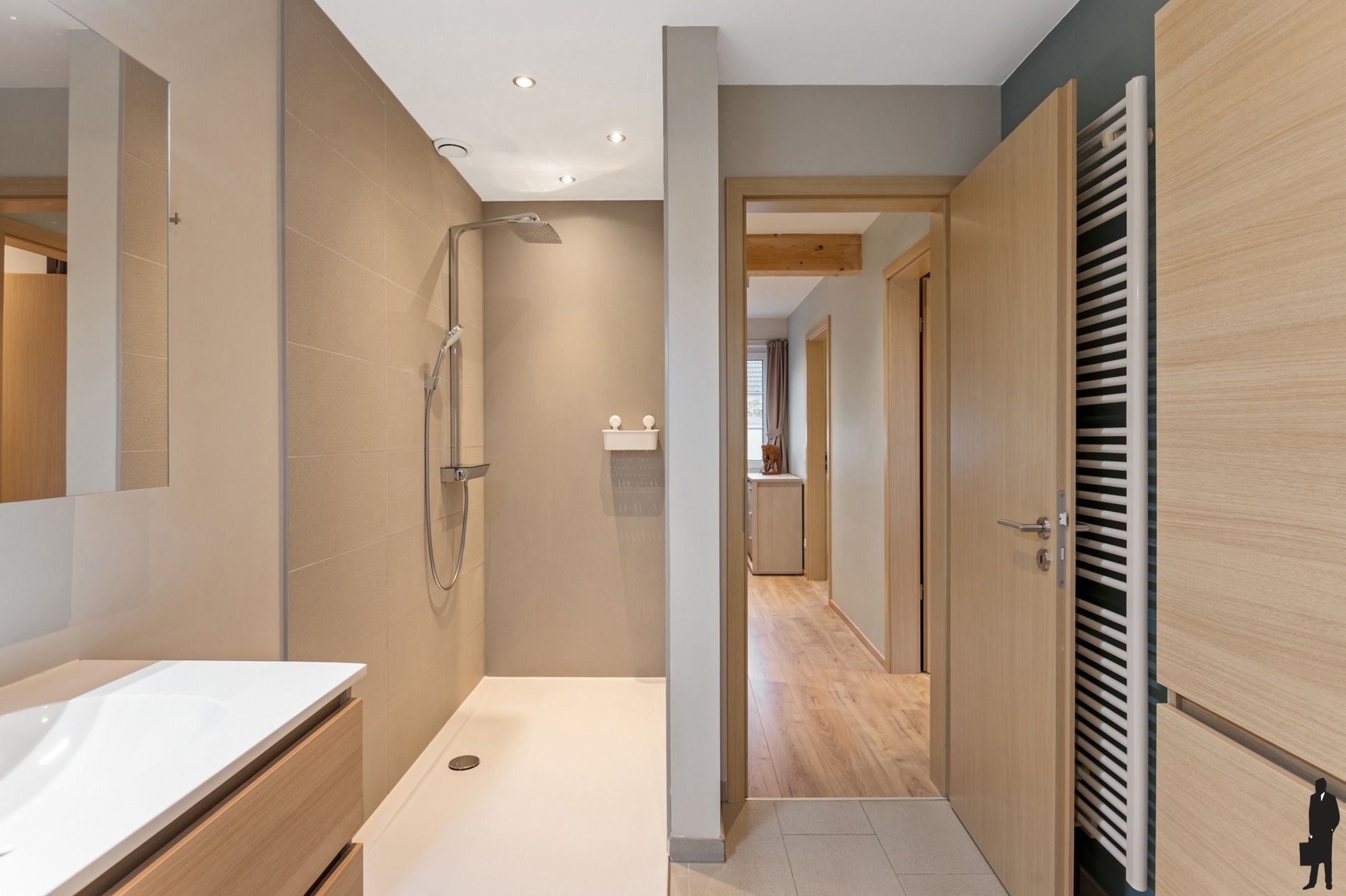 Welgelegen energiezuinige woning met 4 slpks en ZW tuin foto 14