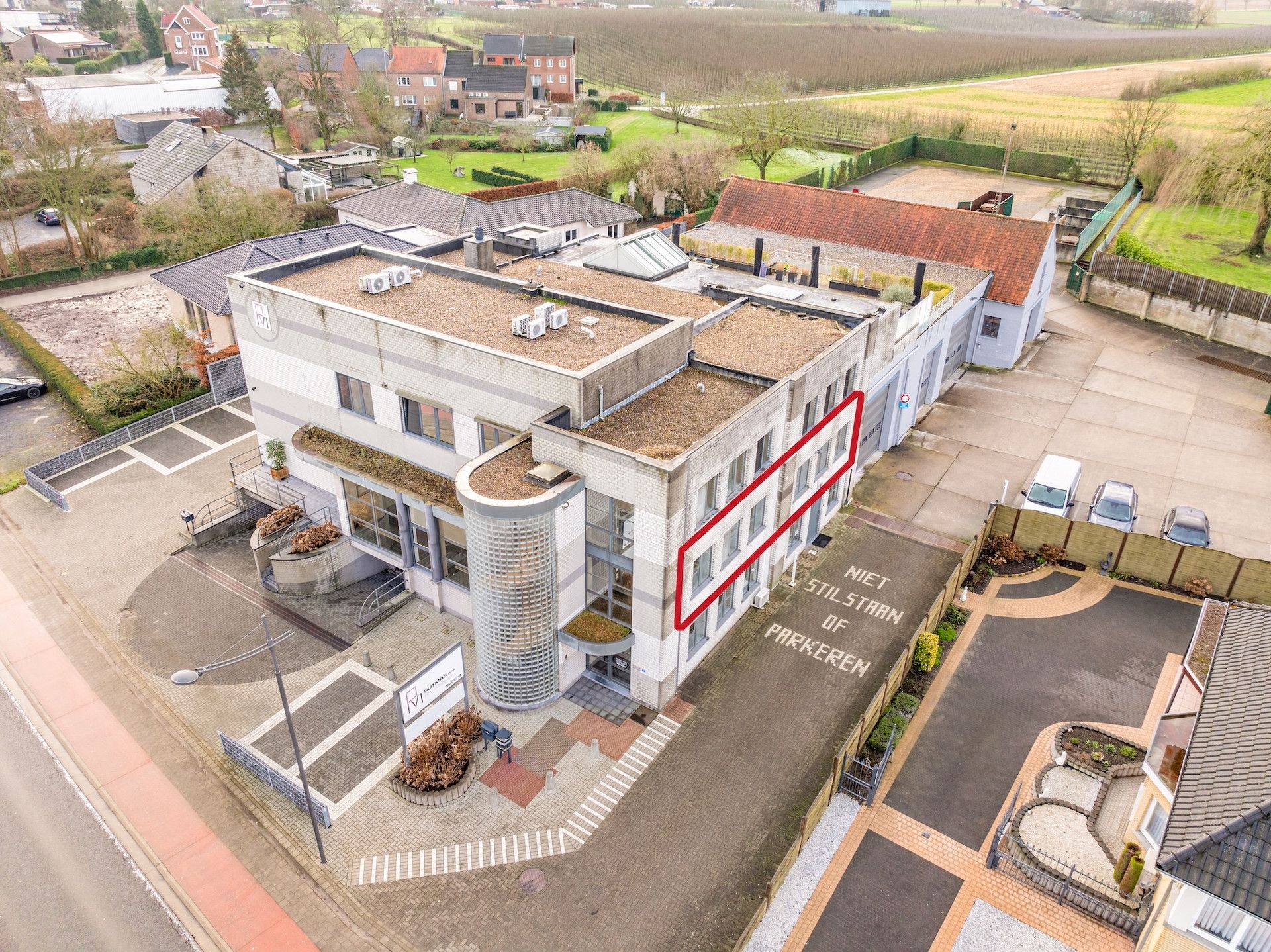 GEBOUW BESTAANDE UIT APP, 3 KANTOORVLOEREN & WERKPLAATS TE BILZEN. foto 12