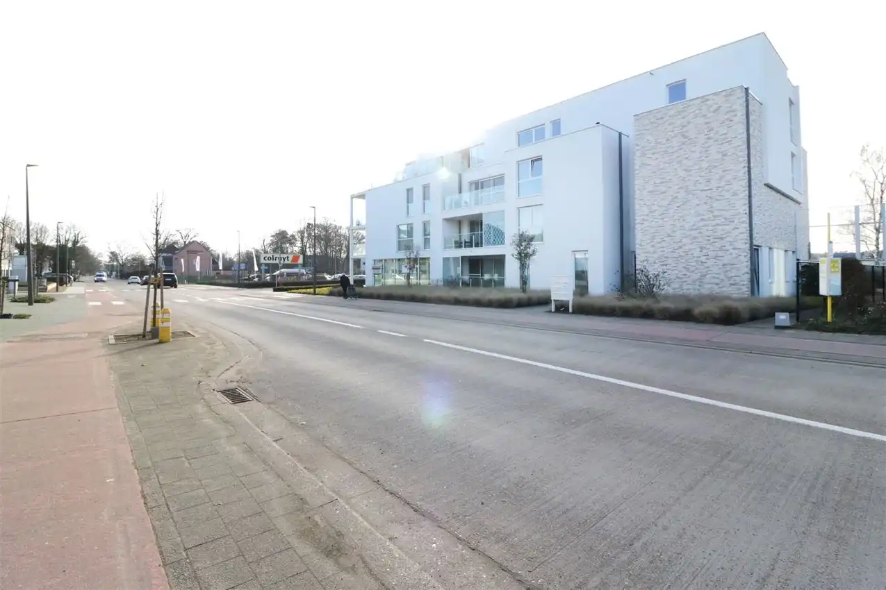 Gelijkvloers app., twee slpk, zonnig terras in centrum foto 35