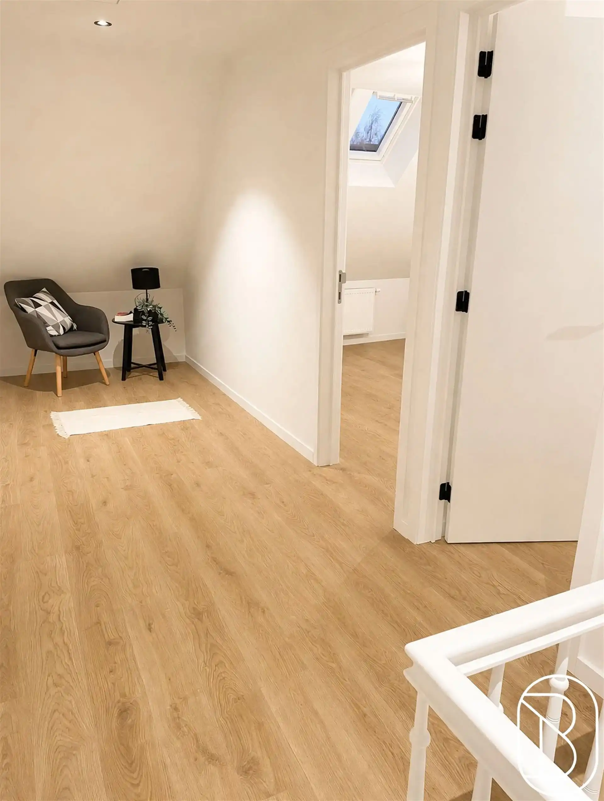 Volledig gerenoveerde woning met 3slpk, tuin en uitweg! foto 15