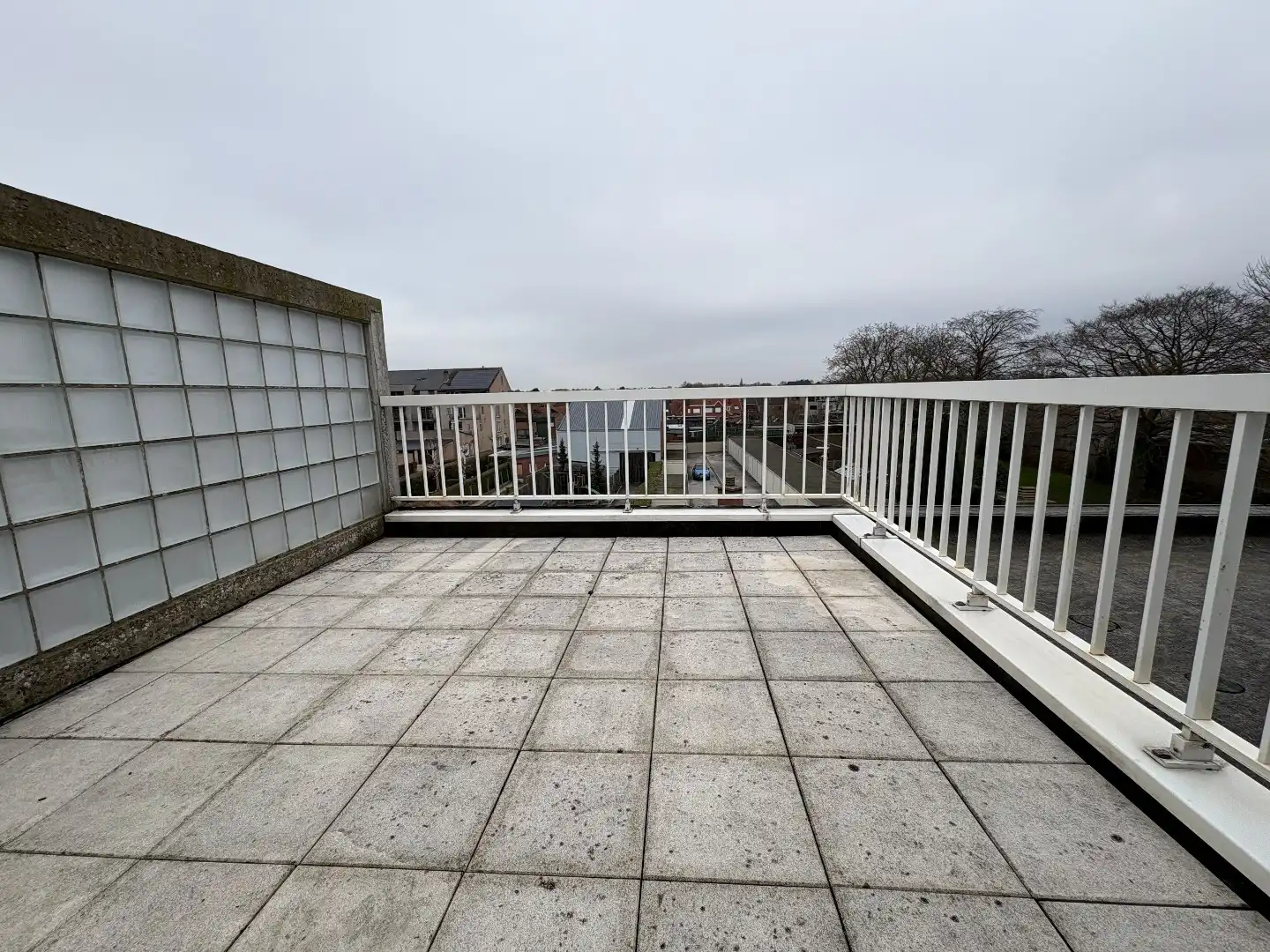 Ruime studio met groot terras en garagebox!  foto 10