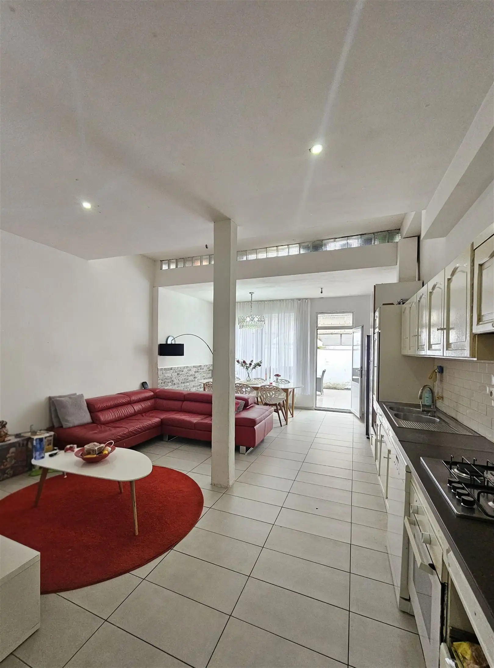 Woning ingedeeld in 3 appartementen foto 2