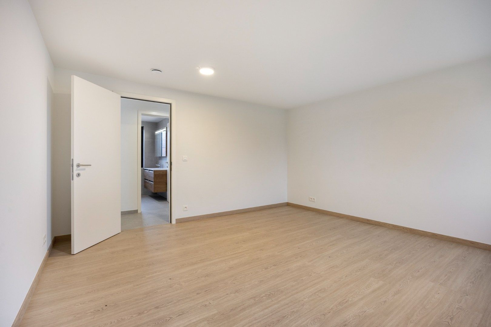 Nieuwbouwwoning met 5 slaapkamers, 2 badkamers, tuin en terras in Bierbeek! – EPC 10 kWh/m² - bewoonbare opp. 343 m² foto 24